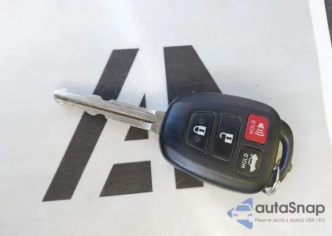 2016 Toyota Corolla S Plus z USA, uszkodzony, nr VIN 5YFBURHE4GP493859